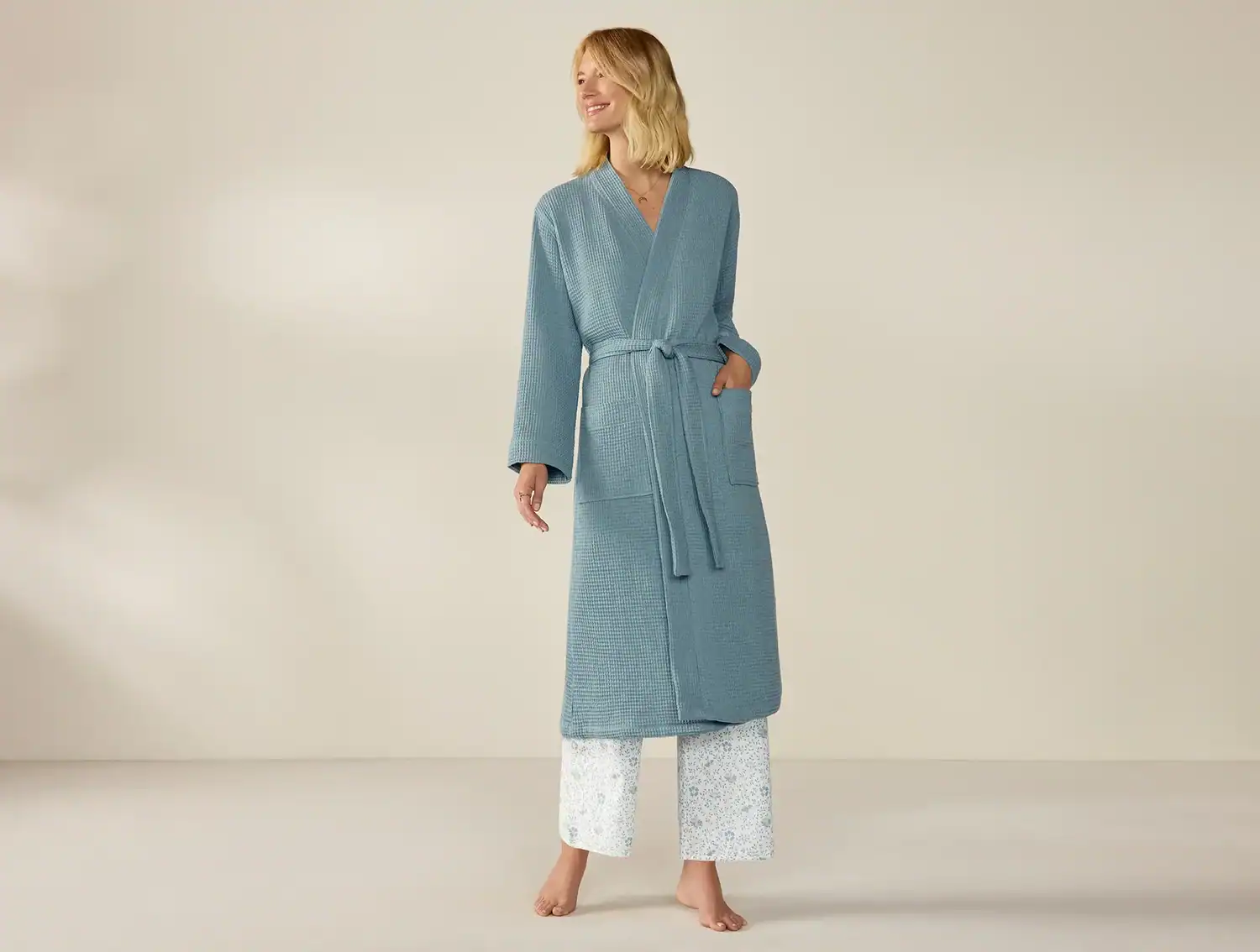 Coyuchi Unisex Organic Waffle Robe in Lagoon Woman