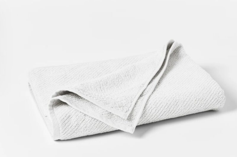 Organic cotton Air Weight towel in Alpine White