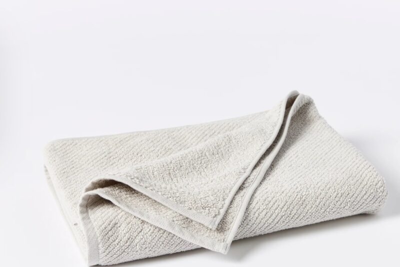 Coyuchi organic cotton Air Weight towel in Fog