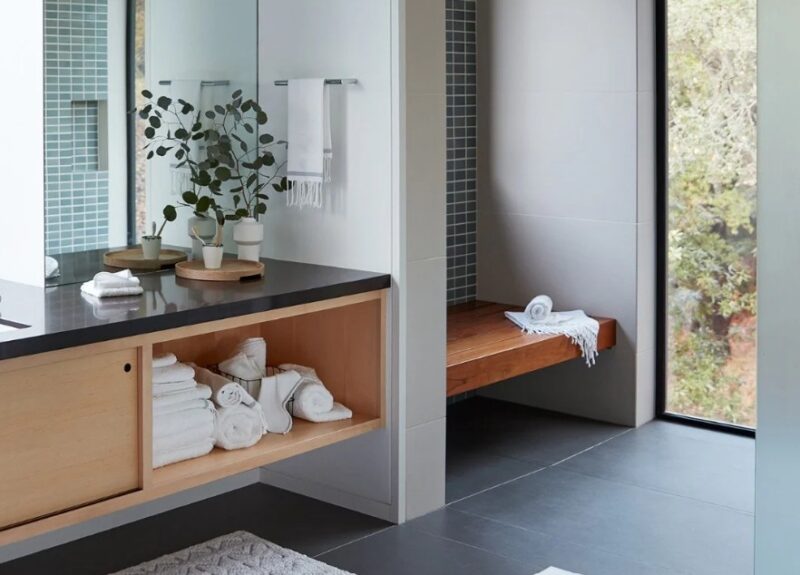 Bathroom with Coyuchi Mediterranean towels in Alpine White with Slate stripes