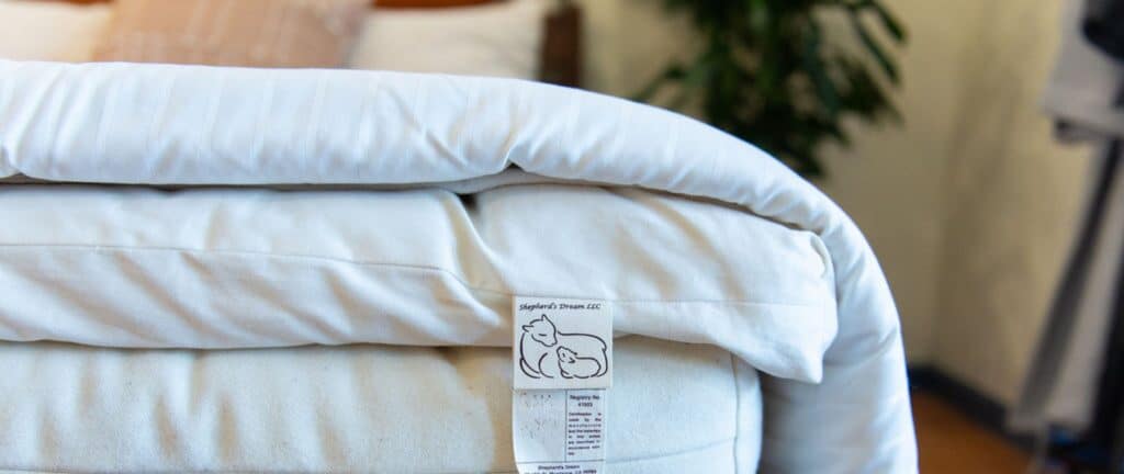 Fall in Love with Our Ultralight Alpaca Comforter 3